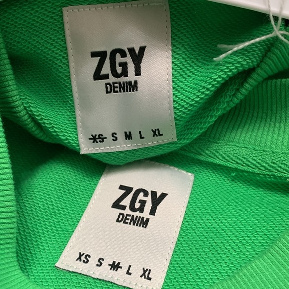 ZGY Green Sweatshirt - Picture 7 of 9